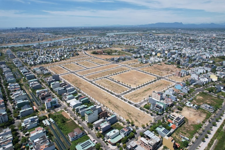 thị trường bất động sản 2025